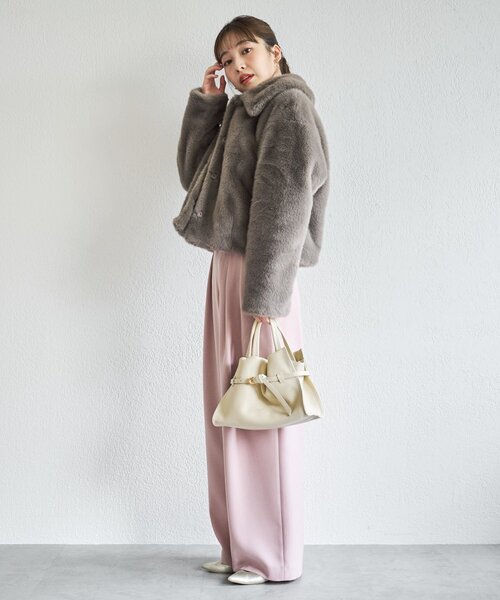 La boutique BonBon（ラブティックボンボン）の「Mink-like fauxfurコート（その他アウター・レディース・チャコールグレー/オフホワイト・FREE）」の22枚目の写真