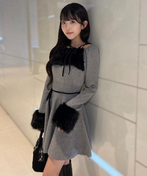 one after another NICE CLAUP（ワンアフターアナザーナイスクラップ）の「フェイクファーワンピース（ワンピース・レディース・ブラック/ベージュ/杢グレー・SMALL/MEDIUM）」の2枚目の写真