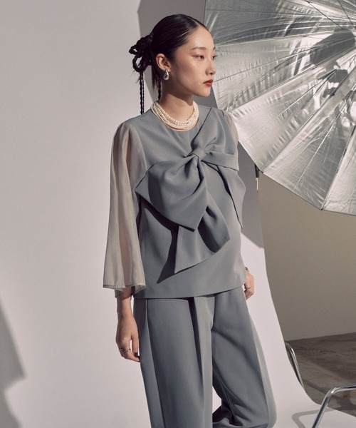 RUIRUE BOUTIQUE(ルイルエブティック)の「アシンメトリー リボン トップス セットアップ | パンツセットアップ・セレモニースーツ・ママスーツ・パンツスーツ・パンツドレス・パーティードレス・美脚パンツ・オケージョンセットアップ(パンツドレス・レディース・ブラック/ブルー/チャコール・M/S/L/LL)」の1枚目の写真
