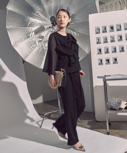 RUIRUE BOUTIQUE(ルイルエブティック)の「アシンメトリー リボン トップス セットアップ | パンツセットアップ・セレモニースーツ・ママスーツ・パンツスーツ・パンツドレス・パーティードレス・美脚パンツ・オケージョンセットアップ(パンツドレス・レディース・ブラック/ブルー/チャコール・M/S/L/LL)」の4枚目の写真
