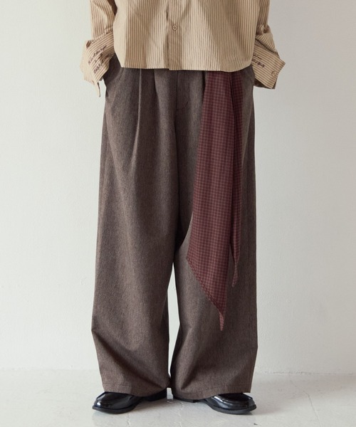 PBLIM(ページボーイリム)の「《UNISEX/セットアップ対応》タイスカーフツキスラックス(スラックス・レディース・チャコールグレー/ブラウン・MEDIUM/LARGE)」の1枚目の写真