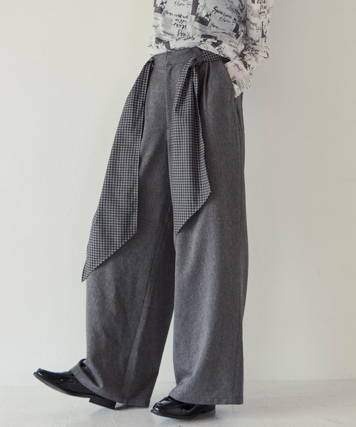 PBLIM(ページボーイリム)の「《UNISEX/セットアップ対応》タイスカーフツキスラックス(スラックス・レディース・チャコールグレー/ブラウン・MEDIUM/LARGE)」の16枚目の写真