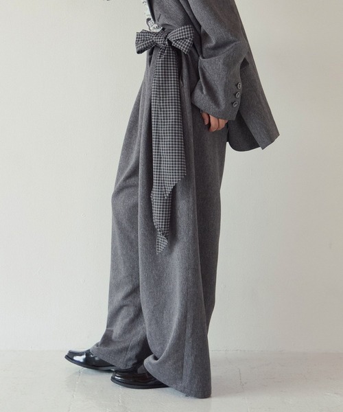 PBLIM(ページボーイリム)の「《UNISEX/セットアップ対応》タイスカーフツキスラックス(スラックス・レディース・チャコールグレー/ブラウン・MEDIUM/LARGE)」の20枚目の写真