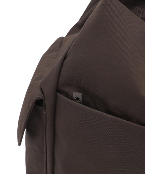 Snow Peak(スノーピーク)の「Snow Peak / SOFTWILL BUCKET BAG 7L ソフトウィル バケットバッグ 7L 海外限定(ショルダーバッグ・レディース・ブラック/ベージュ/ブラウン・ONE SIZE)」の14枚目の写真