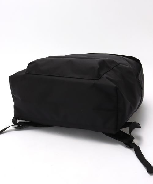 MONOLITH(モノリス)の「MONOLITH(モノリス)BACKPACK STANDARD SOLID M(バックパック/リュック・メンズ・ブラック・FREE)」の4枚目の写真