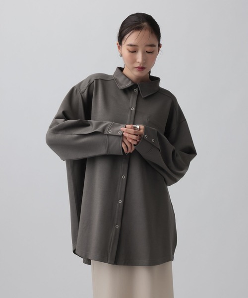 LEPSIM(レプシィム)の「ポンチボタンシャツチュニック 1068673(シャツ/ブラウス・レディース・ピンク/ネイビー/チャコールグレー/ブラウン・FREE)」の5枚目の写真