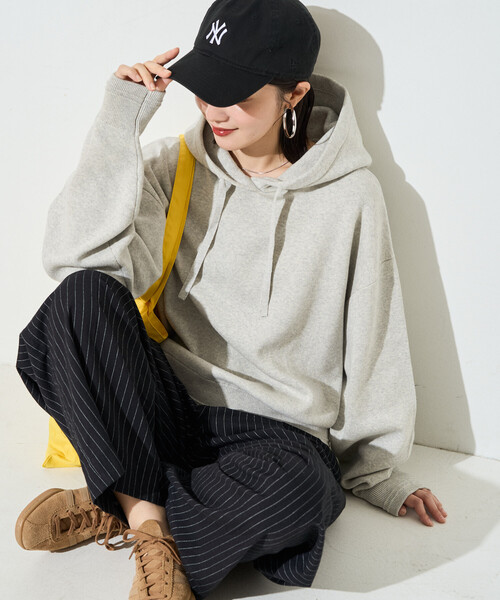 FREAK'S STORE(フリークスストア)の「限定展開 スウェットライク ニット フーディー(ニット/セーター・レディース・ブルー/ブラック/ネイビー/ライトグレー/ブラウン/レッド/オフホワイト・フリ-)」の4枚目の写真