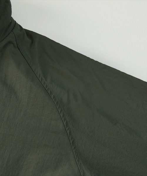 Ol' Basics（オールベーシックス）の「Ol' Basics（オール・ベーシックス） トラックジャケット リバーシブル 2WAY U.S.ARMY ロゴプリント ナイロン フリース トレーニングジャケット ナイロンジャケット ウインドブレーカー フリースジャケット アウター アメカジ ミリタリー メンズ レディース ユニセックス（ブルゾン・メンズ・ダークオリーブ/ネイビー/ブラウン/ブラック・M/L/XL）」の10枚目の写真