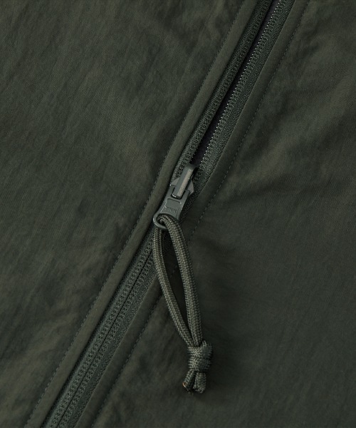 Ol' Basics（オールベーシックス）の「Ol' Basics（オール・ベーシックス） トラックジャケット リバーシブル 2WAY U.S.ARMY ロゴプリント ナイロン フリース トレーニングジャケット ナイロンジャケット ウインドブレーカー フリースジャケット アウター アメカジ ミリタリー メンズ レディース ユニセックス（ブルゾン・メンズ・ダークオリーブ/ネイビー/ブラウン/ブラック・M/L/XL）」の11枚目の写真