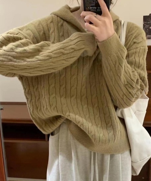 SHEPP(シープ)の「【26年秋冬新作】オーバーサイズ ケーブル編み フード ニット プルオーバー(ニット/セーター・レディース・ホワイト/グレー/ブラウン/ベージュ/ブラック・F)」の5枚目の写真
