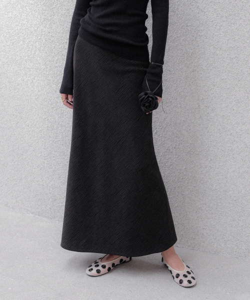 MEMUA(メムア)の「VELUA マキシラインスカート(ウッドブラウン)(スカート・レディース・ブラウン/ブラック・SMALL/MEDIUM/LARGE)」の5枚目の写真