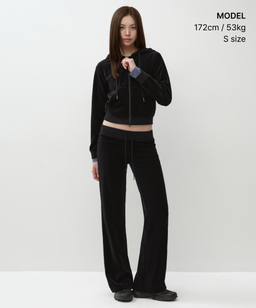 MUSINSA STANDARD WOMAN（ムシンサスタンダードウーマン）の「ウィメンズベルベットブーツカットトラックパンツ[ブラック]（スウェットパンツ・レディース・その他・SMALL/MEDIUM/LARGE/X-SMALL）」の2枚目の写真