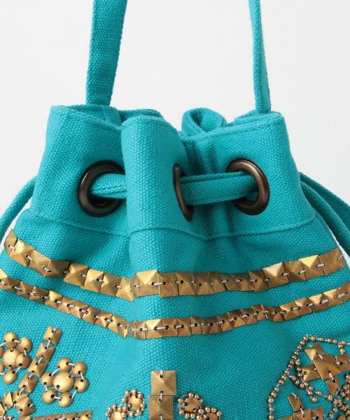 Another Edition（アナザーエディション）の「メタルビーズ巾着/AEBC MTL Beads キンチャク（ショルダーバッグ・レディース・オフホワイト/ターコイズブルー・FREE）」の4枚目の写真