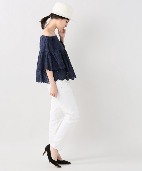 SLOBE IENA（スローブイエナ）の「LE DENIM テーパードデニムパンツ◆（デニムパンツ・レディース・ホワイト/ネイビー/ブルー系その他・36/34/38/40）」の17枚目の写真