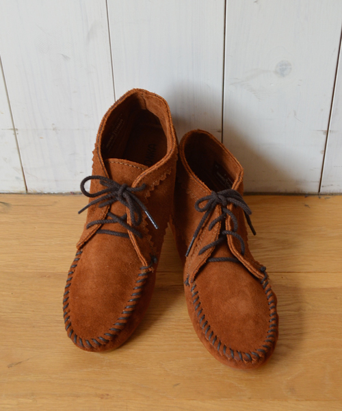 Minnetonka(ミネトンカ)の「MINNETONKA:アンクルカット ブーツ(ブーツ・レディース・ブラウン/ダークブラウン/ブラック・36/37/38)」の3枚目の写真