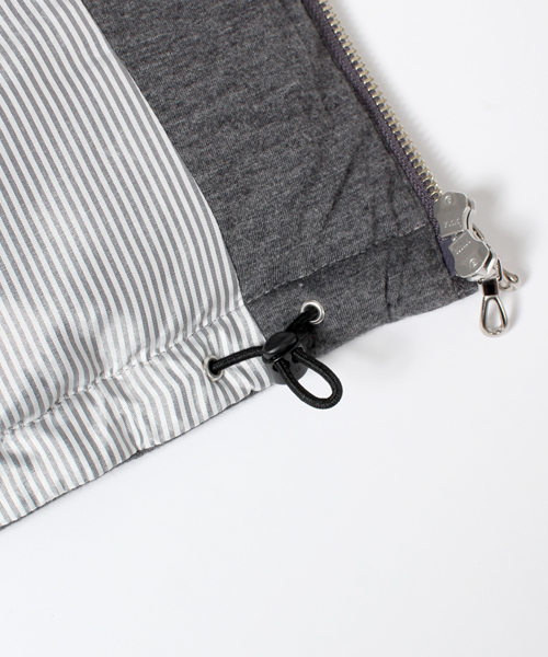 BEAMS（ビームス）の「□BEAMS / ニット ダウンベスト（ダウンベスト・メンズ・チャコールグレー/ネイビー・SMALL/MEDIUM/LARGE）」の10枚目の写真