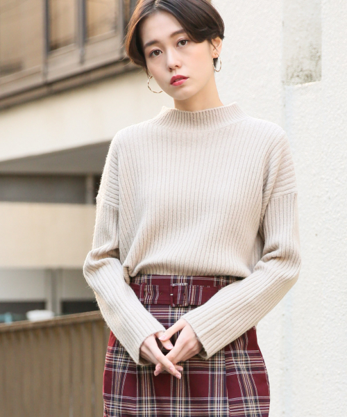 LOWRYS FARM(ローリーズファーム)の「7Gワイドリブプルオーバー 820264(ニット/セーター・レディース・ブラック/ベージュ/オフホワイト/ブルー・FREE)」の4枚目の写真