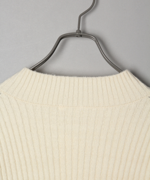 LOWRYS FARM(ローリーズファーム)の「7Gワイドリブプルオーバー 820264(ニット/セーター・レディース・ブラック/ベージュ/オフホワイト/ブルー・FREE)」の14枚目の写真