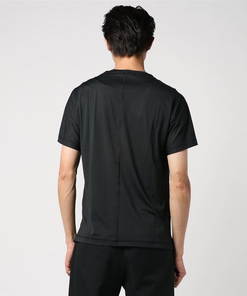 Reebok(リーボック)の「ワンシリーズ ACTIVCHILL ショートスリーブ VENT Tシャツ(Tシャツ/カットソー・メンズ・ブラック/コバルトブルー・MEDIUM/X-LARGE/LARGE/SMALL/X-SMALL/XX-LARGE/XXX-LARGE)」の4枚目の写真