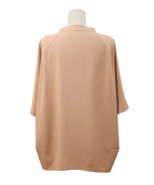 Luz Llena(ラズレナ)の「厚手ジョーゼット5分袖スキッパーシャツ(シャツ/ブラウス・レディース・オフホワイト/ブラック/モカ・MEDIUM)」の11枚目の写真
