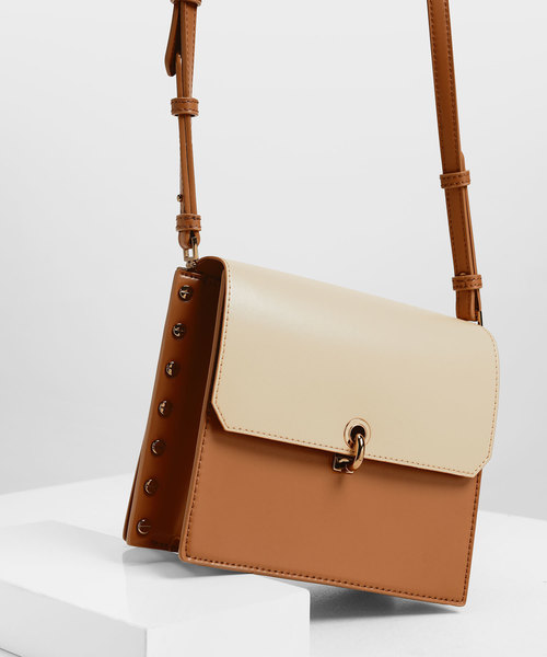 CHARLES & KEITH(チャールズ & キース)の「リバーシブル CHARLES & KEITH(チャールズ & キース)の「リバーシブル