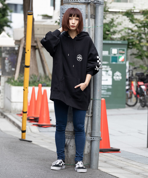 VANS(バンズ)の「VANS/ヴァンズ Checker Pull Over Hoodie(パーカー・メンズ・ネイビー/ブラック/グレー・M/L/XL)」の17枚目の写真