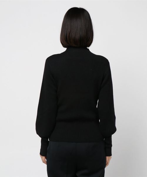 Ameri（アメリ）の「TURTLE PUFF SLEEVE KNIT（ニット/セーター・レディース・ブラック/ベージュ/レッド・FREE）」の11枚目の写真