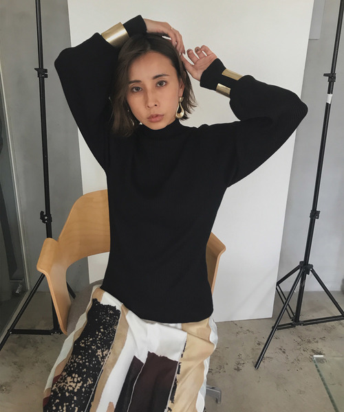 Ameri（アメリ）の「TURTLE PUFF SLEEVE KNIT（ニット/セーター・レディース・ブラック/ベージュ/レッド・FREE）」の7枚目の写真