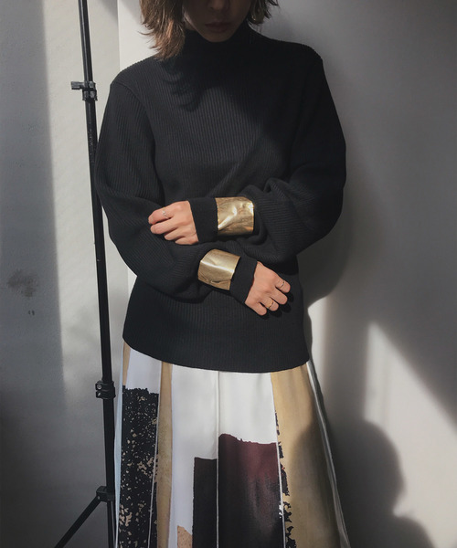 Ameri（アメリ）の「TURTLE PUFF SLEEVE KNIT（ニット/セーター・レディース・ブラック/ベージュ/レッド・FREE）」の8枚目の写真