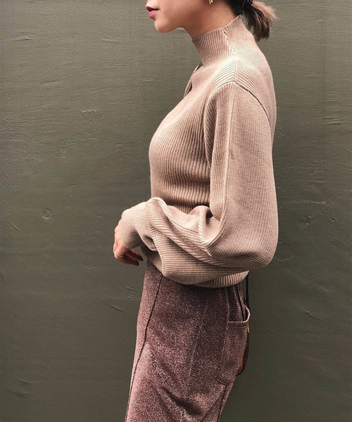 Ameri（アメリ）の「TURTLE PUFF SLEEVE KNIT（ニット/セーター・レディース・ブラック/ベージュ/レッド・FREE）」の13枚目の写真