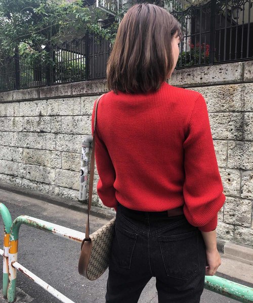 Ameri（アメリ）の「TURTLE PUFF SLEEVE KNIT（ニット/セーター・レディース・ブラック/ベージュ/レッド・FREE）」の15枚目の写真