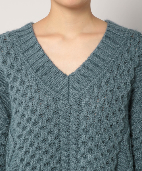 PAGEBOY（ページボーイ）の「ケーブルユルVネックニット（ニット/セーター・レディース・チャコールグレー/オフホワイト/ブルー/グレイッシュベージュ・FREE）」の19枚目の写真