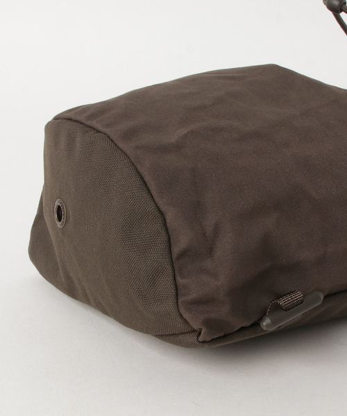 FJALL RAVEN (フェールラーベン)の「Singi Gear Holder (FJALLRAVEN/フェールラーベン)(バックパック/リュック・メンズ・ダークオリーブ/サンドベージュ・ONE SIZE)」の5枚目の写真