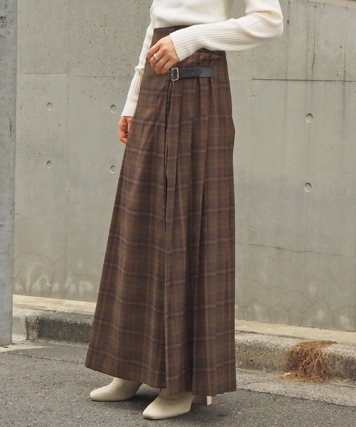 tiptop(ティップトップ)の「【web限定アイテム】サイドベルト付きチェックラッププリーツスカート(スカート・レディース・ベージュ/ブラウン/アイボリー・FREE)」の7枚目の写真