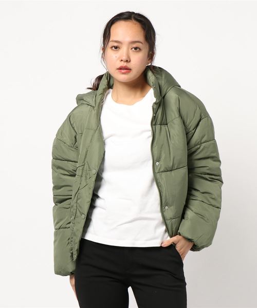 STYLEBLOCK(スタイルブロック)の「ベーシックビッグシルエットフェイクダウン中綿ジャケット(ダウンジャケット/コート・レディース・アイボリー/ベージュ/ライトカーキ/ブラウン系その他/ブラック・M)」の5枚目の写真