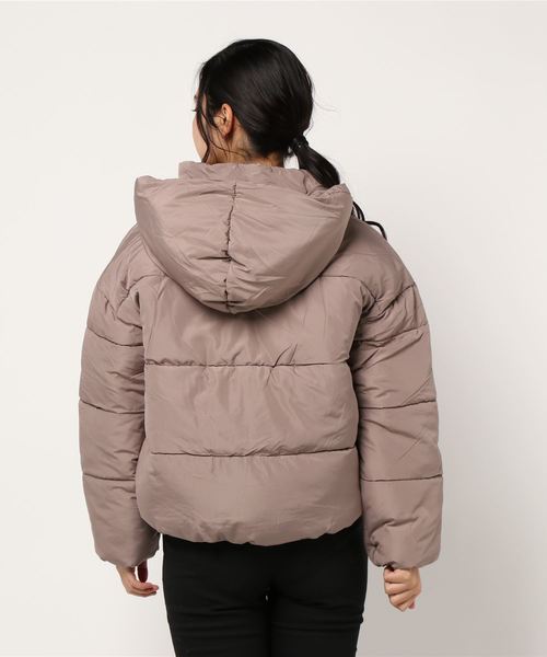 STYLEBLOCK(スタイルブロック)の「ベーシックビッグシルエットフェイクダウン中綿ジャケット(ダウンジャケット/コート・レディース・アイボリー/ベージュ/ライトカーキ/ブラウン系その他/ブラック・M)」の6枚目の写真