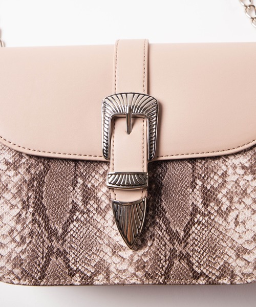 WEGO（ウィゴー）の「WEGO/ウエスタンバックルショルダーバッグ（ショルダーバッグ・レディース・ブラック/その他1・FREE）」の8枚目の写真