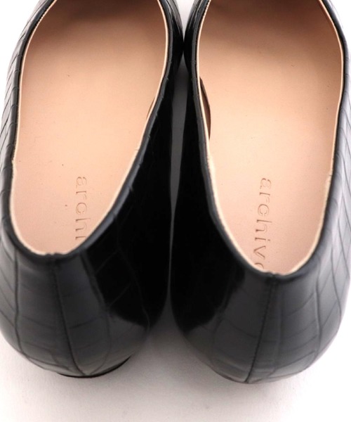 archives（アルシーヴ）の「クロコ調スクエアパンプス（パンプス・レディース・ブラック/ベージュ/ブラウン・MEDIUM/LARGE）」の13枚目の写真