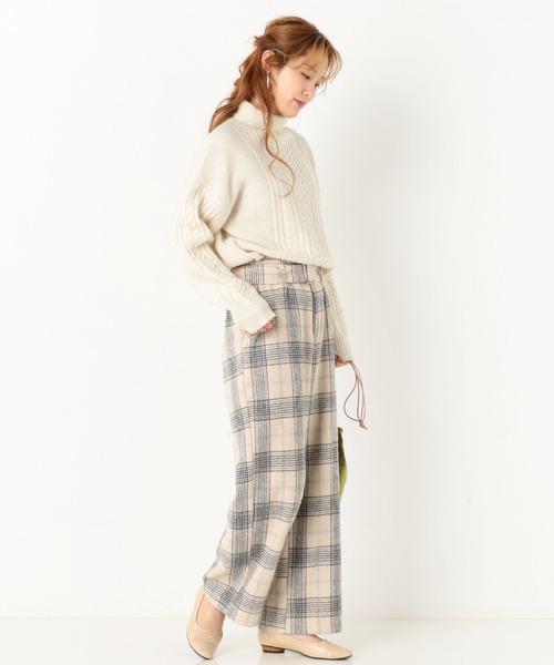 archives（アルシーヴ）の「クロコ調スクエアパンプス（パンプス・レディース・ブラック/ベージュ/ブラウン・MEDIUM/LARGE）」の18枚目の写真