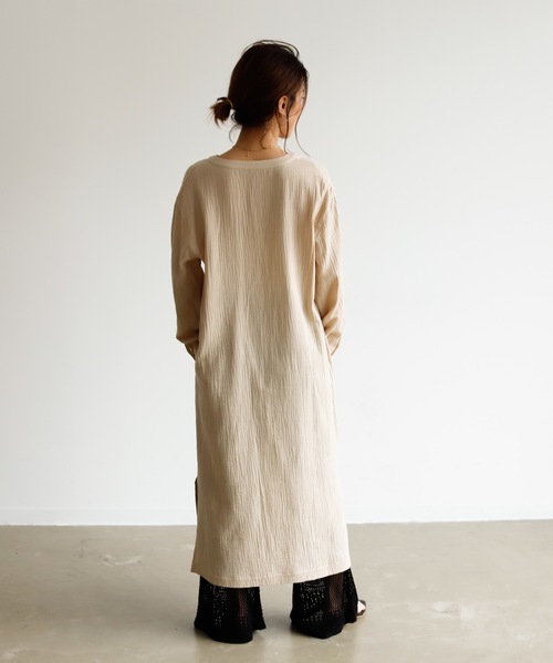 Auntie Rosa Holiday(アンティローザホリデー)の「ダブルガーゼキーネックポケットワンピース(ワンピース・レディース・ベージュ/ライトグリーン/ナチュラル・FREE)」の4枚目の写真