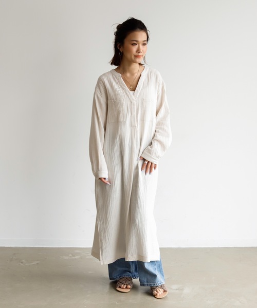 Auntie Rosa Holiday(アンティローザホリデー)の「ダブルガーゼキーネックポケットワンピース(ワンピース・レディース・ベージュ/ライトグリーン/ナチュラル・FREE)」の13枚目の写真
