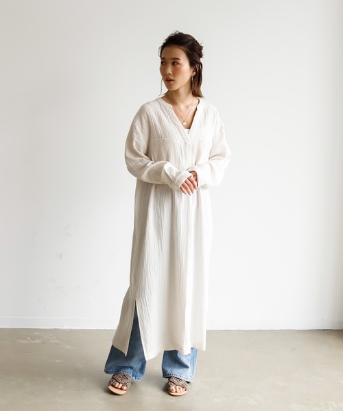 Auntie Rosa Holiday(アンティローザホリデー)の「ダブルガーゼキーネックポケットワンピース(ワンピース・レディース・ベージュ/ライトグリーン/ナチュラル・FREE)」の19枚目の写真