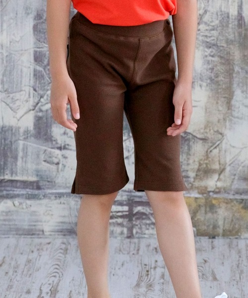 Bee des Bee（ビーデスビー）の「ストレッチハーフパンツ（その他パンツ・キッズ・パープル/ライトピンク/ブラウン/ベージュ/ブルー/ライトグレー/ホワイト/ミント/チャコール/ブラック/スモークグレー/ダークグリーン/エンジ/ライトインディゴブルー/ライトパープル/カーキ/ラベンダー/サーモンピンク/グリーン・100cm/110cm/120cm/130cm/140cm/150cm）」の6枚目の写真