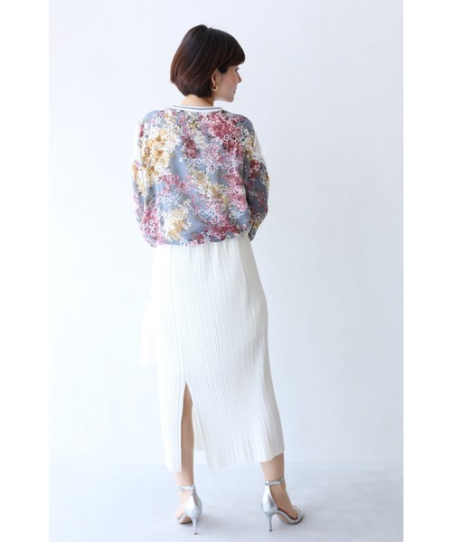 cawaii(カワイイ)の「レース施した優美な花絵のプルオーバートップス(Tシャツ/カットソー・レディース・グレー・FREE)」の8枚目の写真