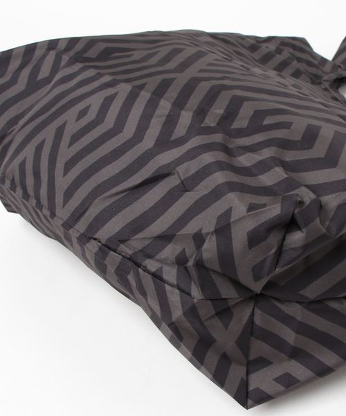 KIND BAG（カインドバッグ）の「〈KIND BAG/カインドバッグ〉プラスチック再生エコバッグ mini（エコバッグ/サブバッグ・レディース・ネイビー/ブラック×ホワイト/ブラック×グレー/グリーン/マルチ/カラフル/コーラル/グリーン×オレンジ/ブラック系その他/ライトブラウン/ブルーグリーン/ブラック/ライトブルー/パープル/ダークグリーン・ONE SIZE）」の18枚目の写真