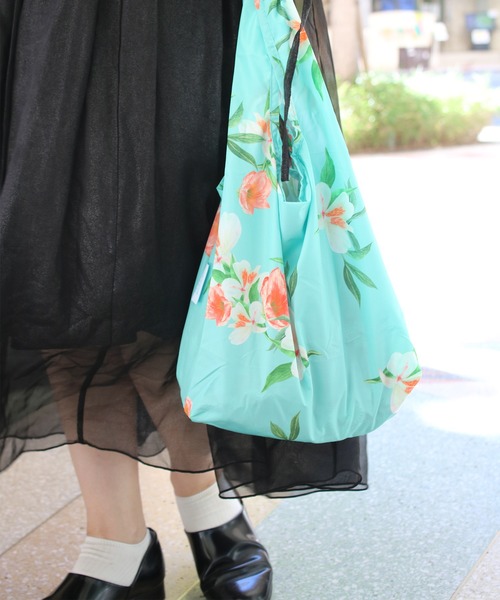 KIND BAG（カインドバッグ）の「〈KIND BAG/カインドバッグ〉プラスチック再生エコバッグ mini（エコバッグ/サブバッグ・レディース・ネイビー/ブラック×ホワイト/ブラック×グレー/グリーン/マルチ/カラフル/コーラル/グリーン×オレンジ/ブラック系その他/ライトブラウン/ブルーグリーン/ブラック/ライトブルー/パープル/ダークグリーン・ONE SIZE）」の11枚目の写真