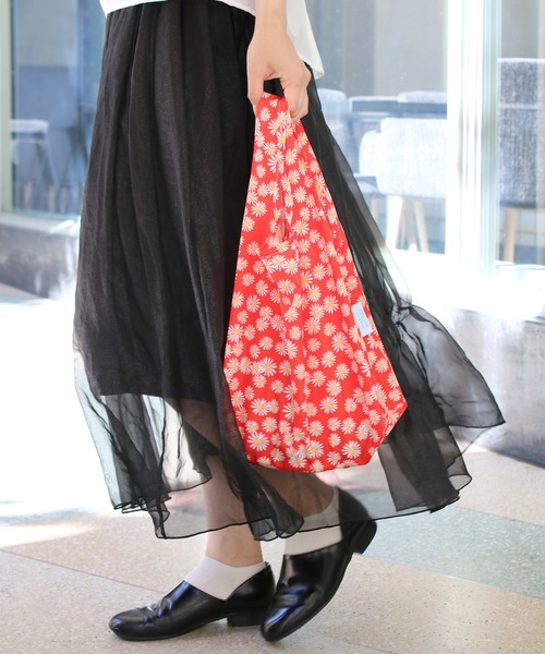 KIND BAG（カインドバッグ）の「〈KIND BAG/カインドバッグ〉プラスチック再生エコバッグ mini（エコバッグ/サブバッグ・レディース・ネイビー/ブラック×ホワイト/ブラック×グレー/グリーン/マルチ/カラフル/コーラル/グリーン×オレンジ/ブラック系その他/ライトブラウン/ブルーグリーン/ブラック/ライトブルー/パープル/ダークグリーン・ONE SIZE）」の13枚目の写真