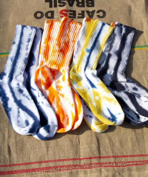 UNIVERSAL OVERALL（ユニバーサルオーバーオール）の「UNIVERSAL OVERALL-タイダイソックス（ソックス/靴下・メンズ・ブラック/ネイビー/イエロー/オレンジ・FREE）」の5枚目の写真
