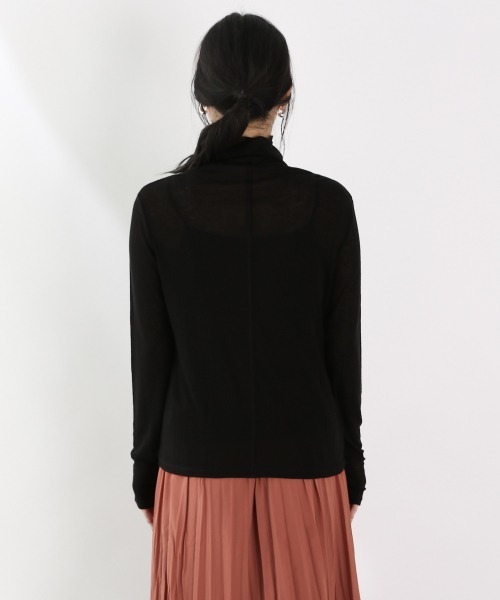 LOWRYS FARM(ローリーズファーム)の「シアータートルLS 895475(Tシャツ/カットソー・レディース・ブラック/イエロー/グリーン/アイボリー・FREE)」の13枚目の写真