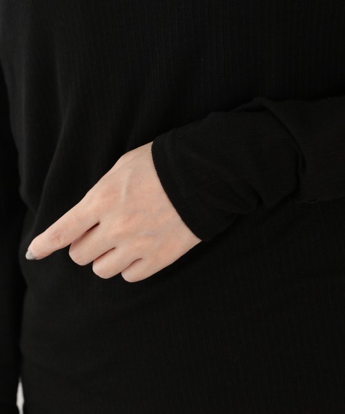 LOWRYS FARM(ローリーズファーム)の「シアータートルLS 895475(Tシャツ/カットソー・レディース・ブラック/イエロー/グリーン/アイボリー・FREE)」の5枚目の写真